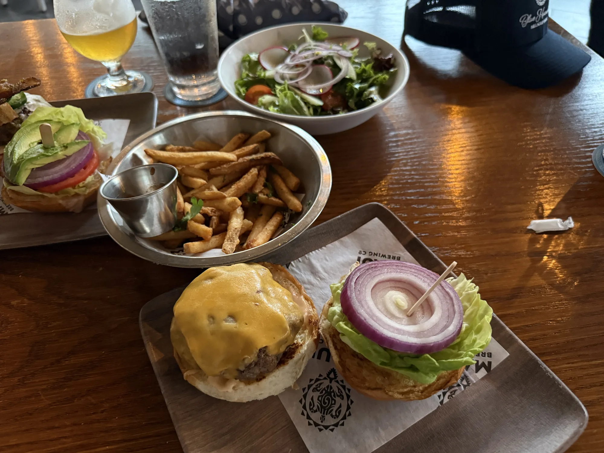 Restaurant-Waikiki-Maui-Brewing-Food-2